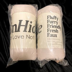 BRAND NEW/NEVER REMOVED FROM PACKAGING UnHide, lil’ marsh, comfy. 1 available